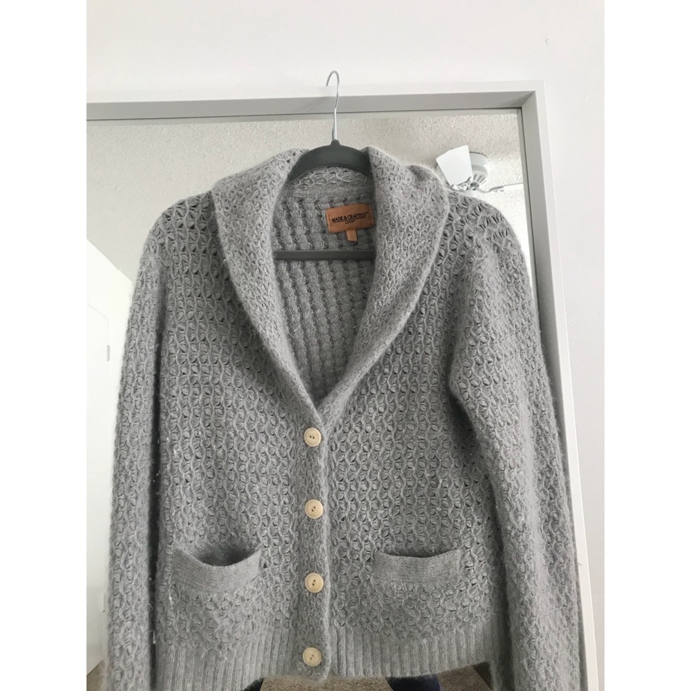 Super COMFY Grey Vintage Levi Sweater